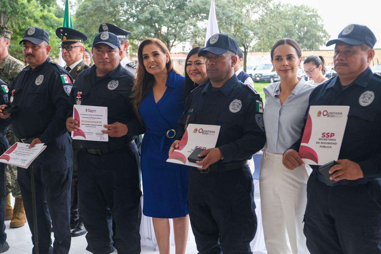 Trabajando de policía 👮‍♀️ in 2023