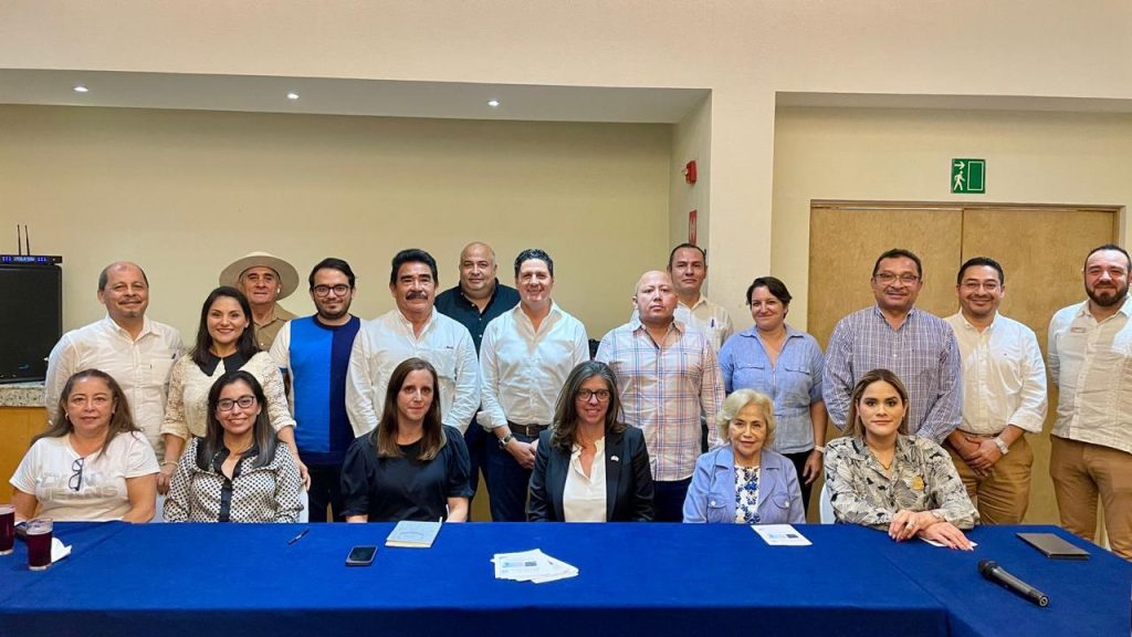 La imagen actual no tiene texto alternativo. El nombre del archivo es: PHOTO-2026-01-16-15-33-44.jpg